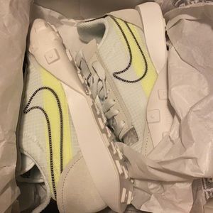 W NIKE WAFFLE RACER 2X